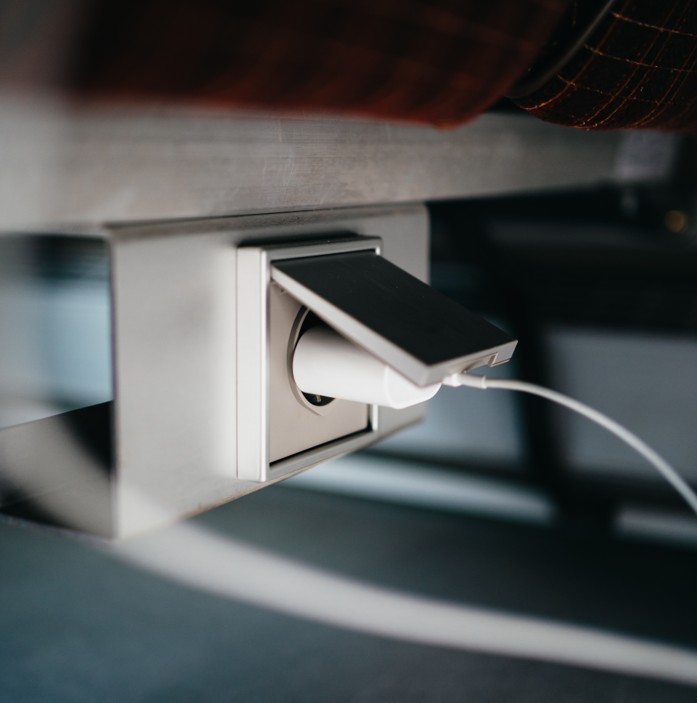 USB nabíjecí porty a WIFI v zájezdových autobusech Transdev Slezsko