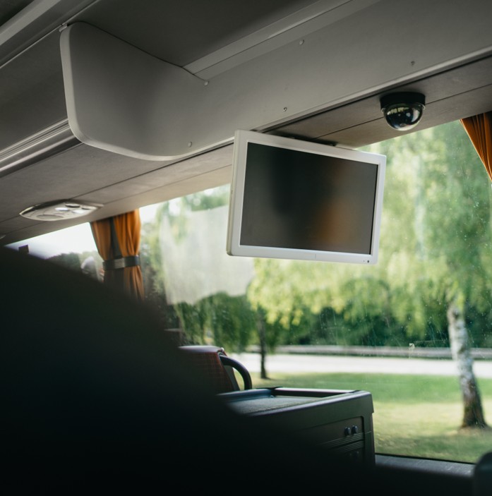 Interiér zájezdového autobusu s klimatizací Transdev Slezsko